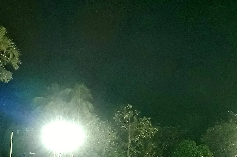 教练席与战术板前的临场指挥(第三段:赛季末换帅的陷阱)